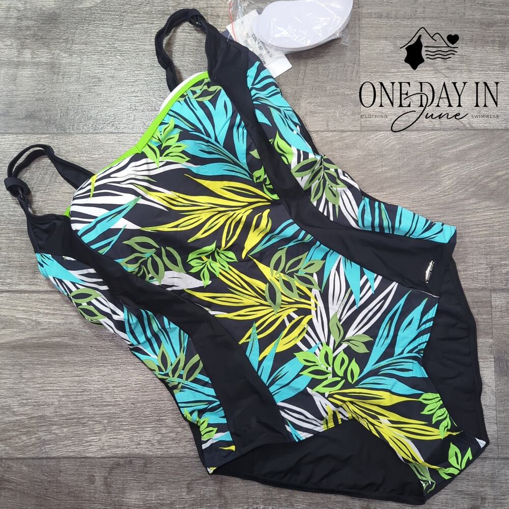 Merry Style Plus Size Molded Cup One Piece Swimsuit Size 4XL